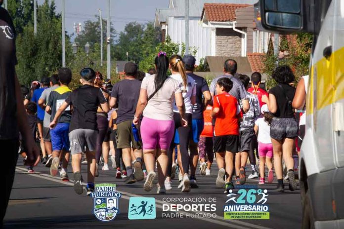 Más de 500 corredores se reunieron en Padre Hurtado en la Corrida Familiar por los 26 años de la Corporación de Deportes