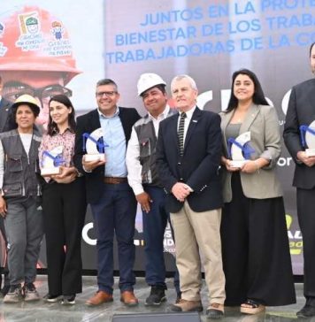 Boetsch recibe conmemoración oficial del Día del Trabajador de la Construcción en obra en Cerrillos