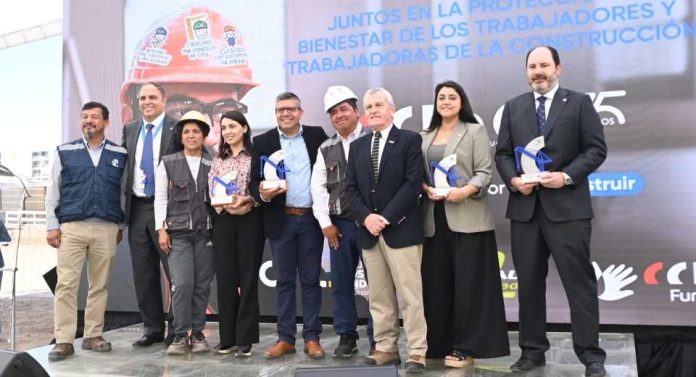 Boetsch recibe conmemoración oficial del Día del Trabajador de la Construcción en obra en Cerrillos