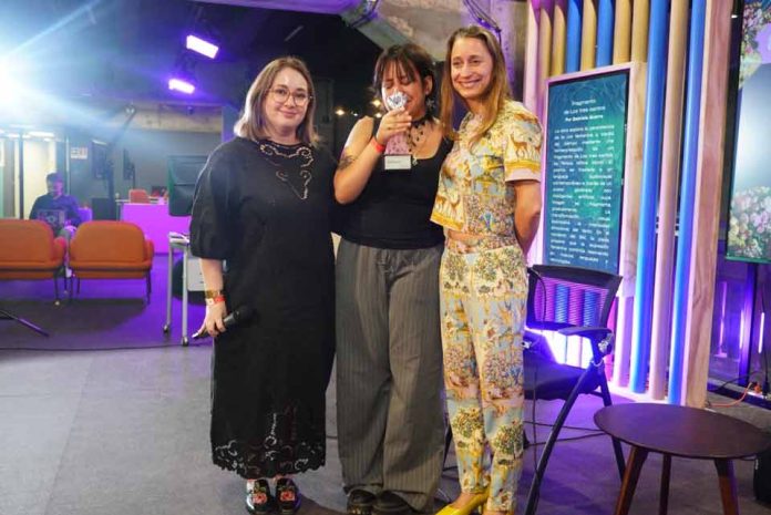 Concurso premia obras que reinterpretan a creadoras chilenas con inteligencia artificial, videojuegos y arte digital