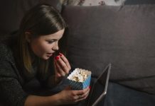 Cuidado con las “películas gratis”: páginas falsas y streaming pirata aumentan en temporada de los Oscar