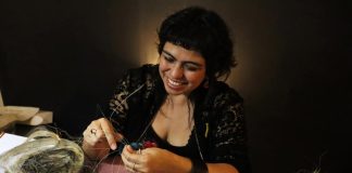 De Rari a Beijing: Rita Soto, ganadora del Premio Oficio Excepcional lleva la microcestería chilena al macroformato asiático