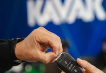 Los 7 autos seminuevos que rinden más por litro y cuestan menos de $10 millones