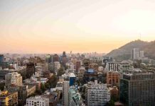 ¿Quiénes están visitando Santiago? Chile y EE.UU. ganan terreno mientras Argentina y Colombia retroceden