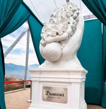 Dominó inaugura monumento al completo y abrirá su histórica sucursal para el día de los patrimonio Dominó inaugura monumento al completo y abrirá su histórica sucursal para el día de los patrimonio