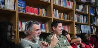 El actor Francisco Melo visitó escuela de Macul y compartió con jóvenes creadores de cortometraje