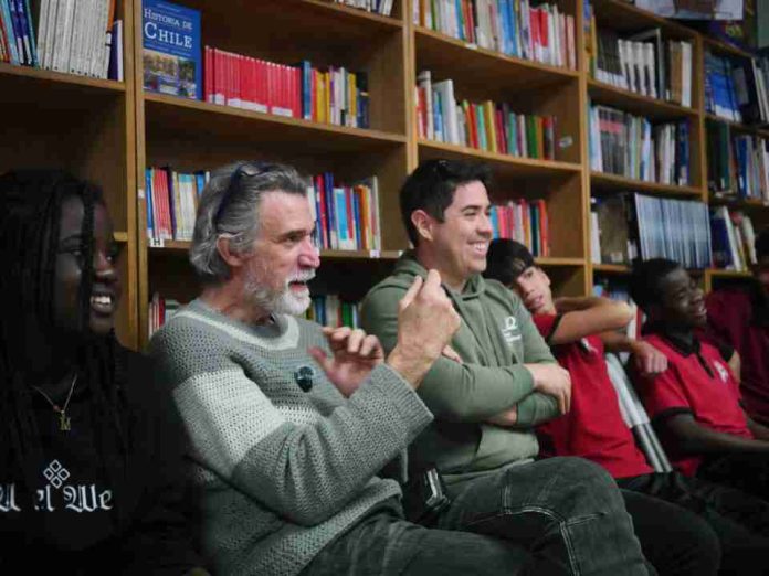 El actor Francisco Melo visitó escuela de Macul y compartió con jóvenes creadores de cortometraje El actor Francisco Melo visitó escuela de Macul y compartió con jóvenes creadores de cortometraje