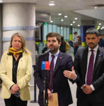 Gobierno y Aeropuerto Santiago de Chile y lanzan campaña contra el transporte informal ante flujo de 430 mil pasajeros por fin de semana largo