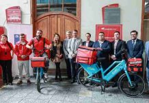 La electromovilidad se incorpora a Correos de Chile con modernas bicicletas eléctricas en Iquique