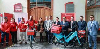 La electromovilidad se incorpora a Correos de Chile con modernas bicicletas eléctricas en Iquique