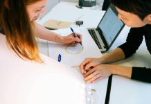 Nuevos llamados Corfo buscan potenciar emprendimientos innovadores liderados por mujeres
