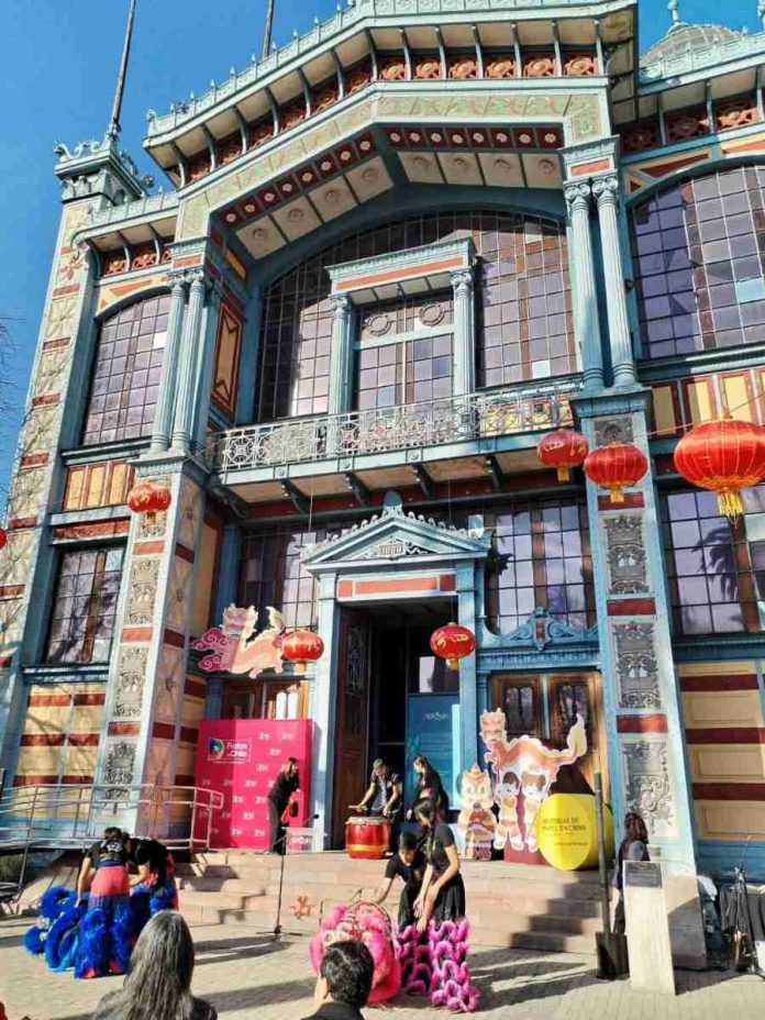 Embajada de China en Chile inaugura en Artequin muestra que une la cultura del té, el papel y la medicina tradicional