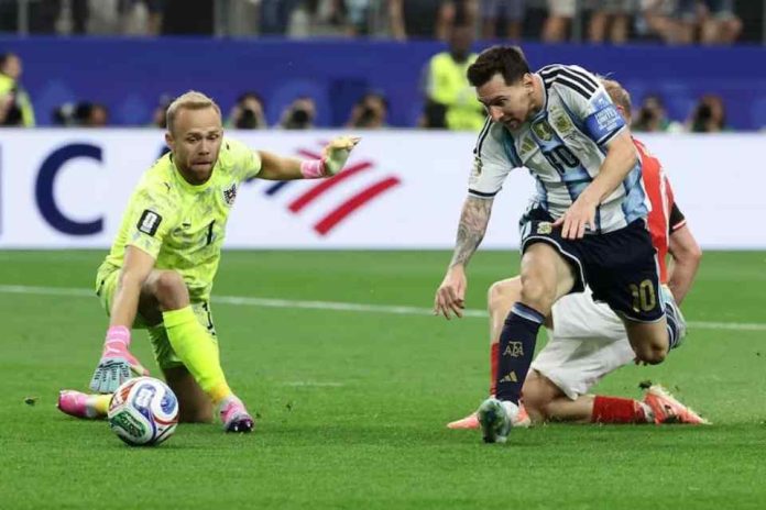 Messi rompe el récord histórico Messi rompe el récord histórico y guía a Argentina al triunfo 2-0 sobre Austria