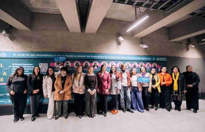 Metro de Santiago inauguró mural que destaca a 30 mujeres ingenieras  de todo el país