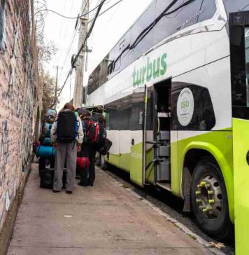 Turbus movilizó a cerca de 600 voluntarios de TECHO-Chile para apoyar la construcción de viviendas de emergencia Turbus movilizó a cerca de 600 voluntarios de TECHO-Chile para apoyar la construcción de viviendas de emergencia