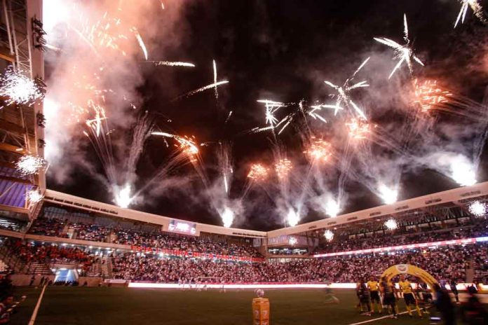 Claro Arena cumplió su primer año con fútbol, música y tecnología