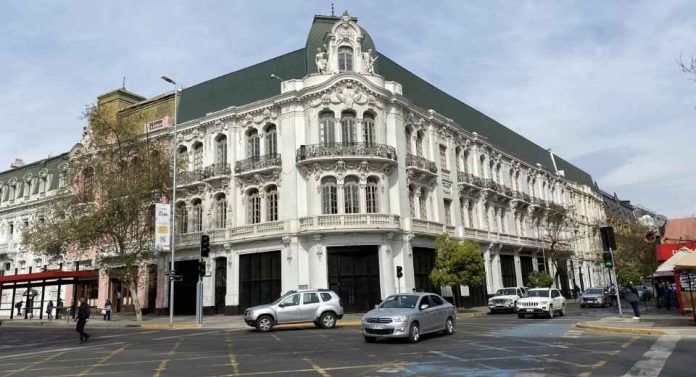 El “nuevo París-Londres” de Santiago El potencial que esconde el histórico Barrio Dieciocho El “nuevo París-Londres” de Santiago: El potencial que esconde el histórico Barrio Dieciocho