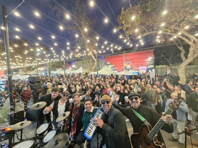 “Entre Barrios” vuelve para celebrar el Día Nacional del Vino conectando Barrio Italia y Plaza Ñuñoa “Entre Barrios” vuelve para celebrar el Día Nacional del Vino conectando Barrio Italia y Plaza Ñuñoa