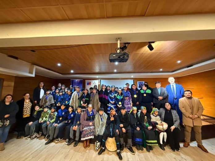 Estudiantes de La Araucanía fortalecen la lengua y cultura mapuche a través de la creación de wewpin Estudiantes de La Araucanía fortalecen la lengua y cultura mapuche a través de la creación de wewpin