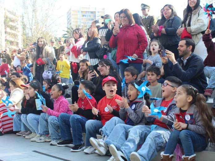 142 cursos de 12 regiones bailaron para aprender a protegerse la premiación de “Mi Mundo Seguro” fue una verdadera fiesta para los niños (1) 142 cursos de 12 regiones bailaron para aprender a protegerse: la premiación de “Mi Mundo Seguro” fue una verdadera fiesta para los niños