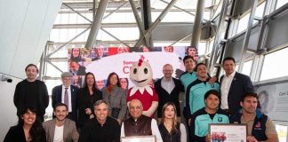 Aeropuerto Santiago de Chile inaugura “Somos Chile”, una galería que rinde homenaje a chilenos destacados en el mundo