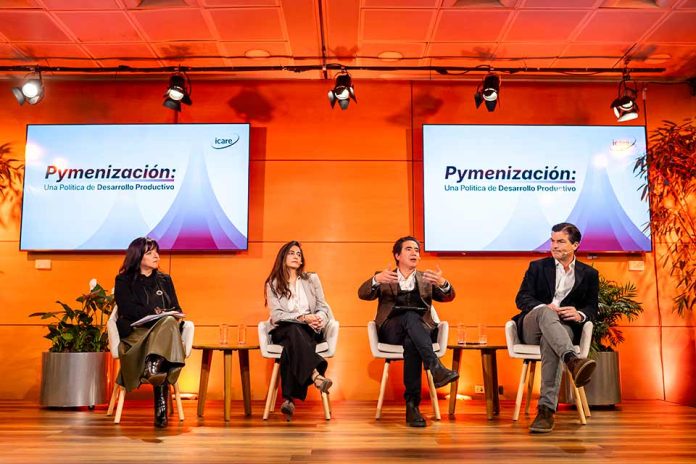 Encuentro ICARE. Encadenamiento productivo: expertos llaman a dejar de tratar a las pymes como un bloque y a integrar con urgencia a aquellas que pueden escalar Encuentro ICARE. Encadenamiento productivo: expertos llaman a dejar de tratar a las pymes como un bloque y a integrar con urgencia a aquellas que pueden escalar