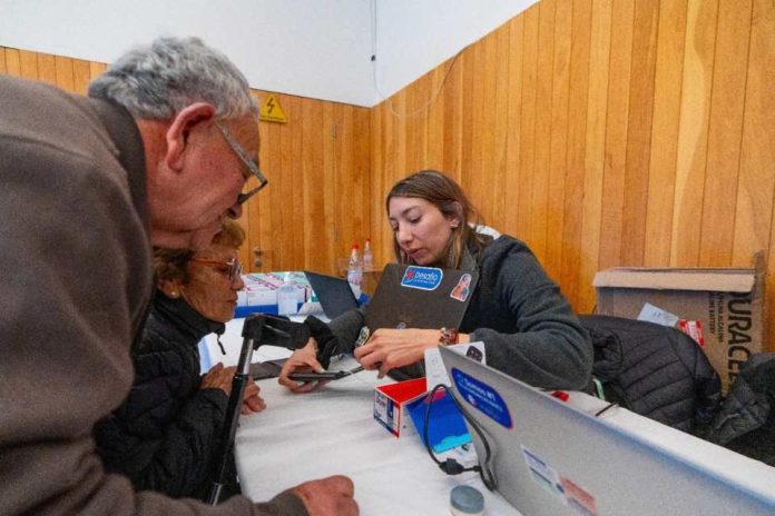 Entregarán más de 700 celulares y baterías portátiles a afectados por temporales en la Región de Coquimbo Entregarán más de 700 celulares y baterías portátiles a afectados por temporales en la Región de Coquimbo
