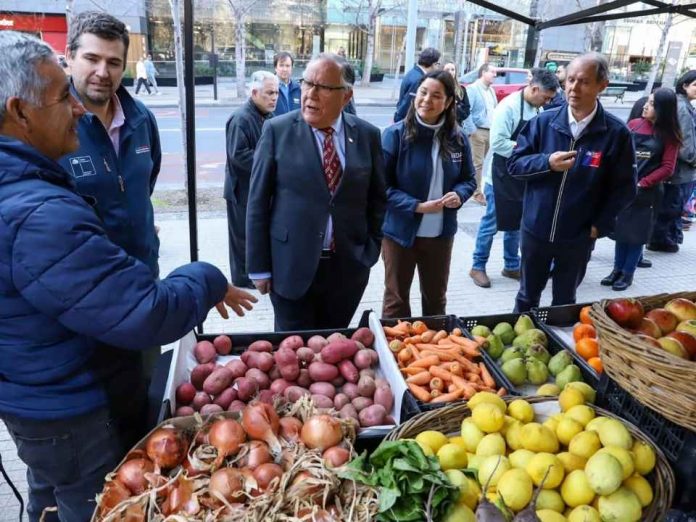 INDAP conmemora 10 años desde la creación de los Mercados Campesinos