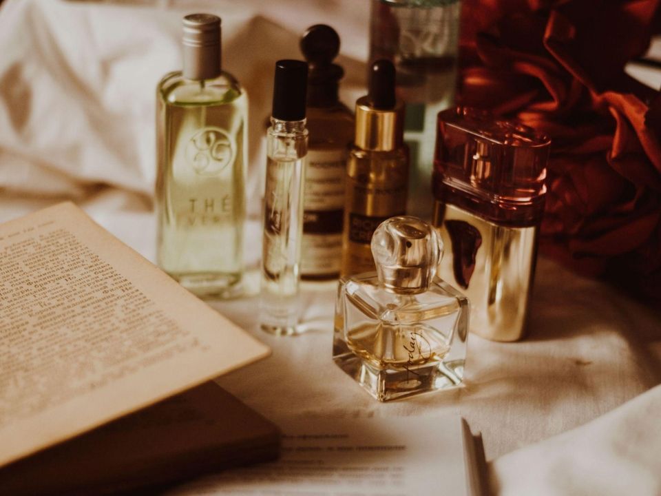 Cómo elegir el perfume ideal para regalar en un cumpleaños. Eau de parfum o eau de toilette: qué cambia