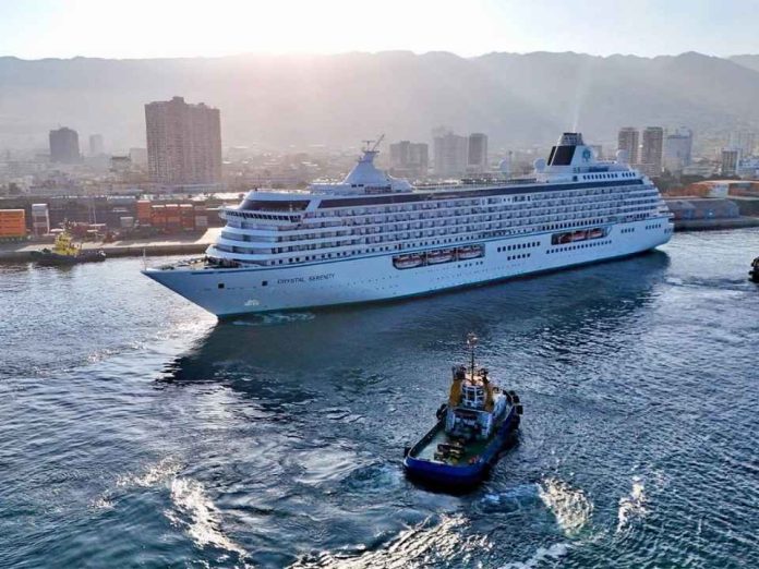 Alcaldesas Nieto y Ripamonti dan el vamos a temporada de cruceros en Puerto Valparaíso Alcaldesas Nieto y Ripamonti dan el vamos a temporada de cruceros en Puerto Valparaíso