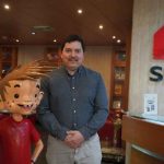 Con récord histórico de más de 800 postulaciones, novela de Víctor Salinas gana la 20.ª edición del premio El Barco De Vapor en Chile Con récord histórico de más de 800 postulaciones, novela de Víctor Salinas gana la 20.ª edición del premio El Barco De Vapor en Chi