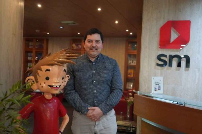 Con récord histórico de más de 800 postulaciones, novela de Víctor Salinas gana la 20.ª edición del premio El Barco De Vapor en Chi