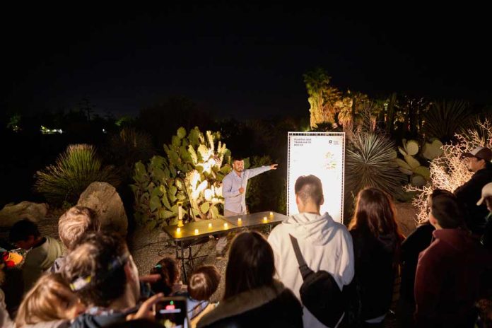 Jardín Botánico UTalca celebró 20 años con masiva visita nocturna Jardín Botánico UTalca celebró 20 años con masiva visita nocturna