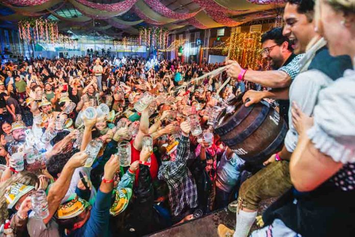 Oktoberfest Kunstmann: la tradición cervecera alemana se celebra durante octubre en Chile