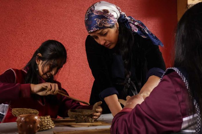 Patrimonio en las aulas: Cultura y Educación lanzan convocatoria inédita para reconocer experiencias educativas en La Araucanía Patrimonio en las aulas: Cultura y Educación lanzan convocatoria inédita para reconocer experiencias educativas en La Araucanía