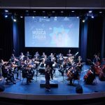 Teatro Municipal de Angol reunió a 400 personas en emotivo homenaje a la música chilena